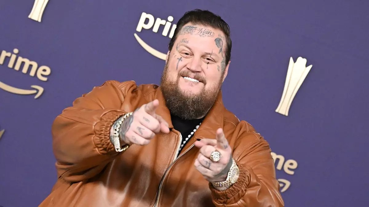 Country Music Sensation Jelly Roll Returns to the Stage After Family Health Concerns