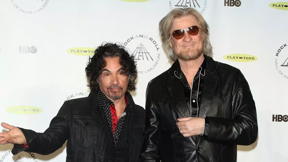 The Turmoil of Collaboration: The Hall and Oates Rift