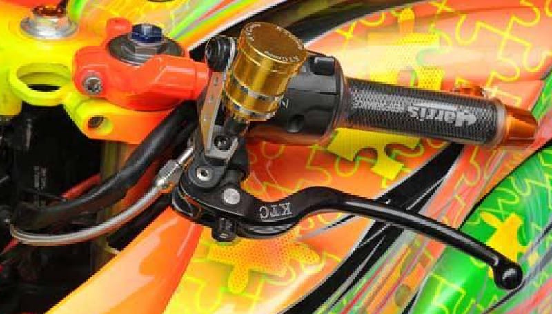 Kelebihan Dan Kelemahan Kopling Hidrolik Di Motor – Moladin