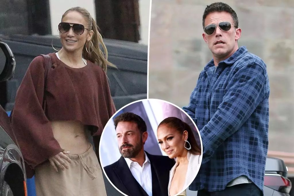 Ben Affleck Seen Without Wedding Ring Amid Marriage Troubles Ben Affleck Seen Without Wedding Ring Amid Marriage Troubles