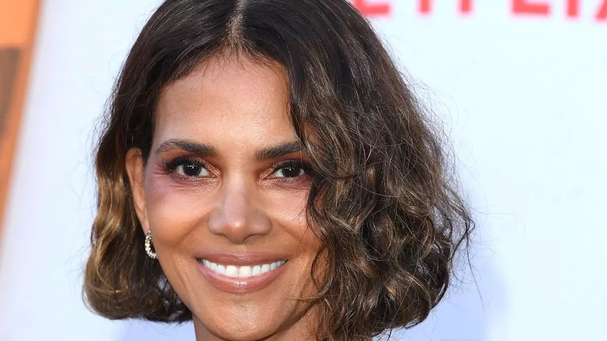 Empowering Women Through Menopause: Halle Berry’s Pioneering Wellness Initiative Empowering Women Through Menopause: Halle Berry’s Pioneering Wellness Initiative