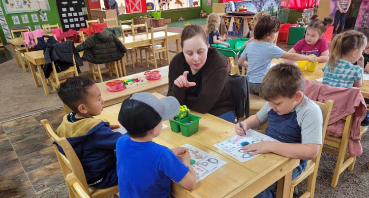 Creating a pipeline of early childhood teachers in eastern Arizona Creating a pipeline of early childhood teachers in eastern Arizona