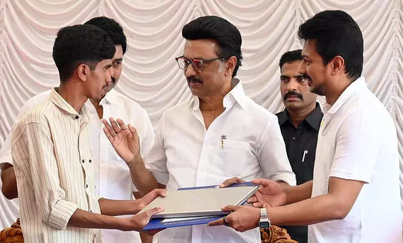 Tamil Nadu govt to roll out free laptops for college students by Oct, ETEducation Tamil Nadu govt to roll out free laptops for college students by Oct, ETEducation