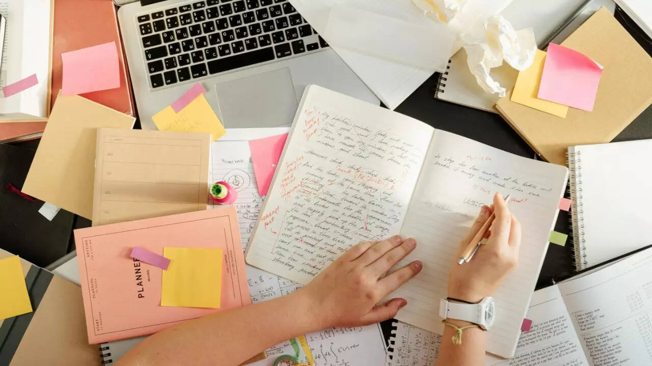 Private courses at Gujarat University now within RTI ambit: GIC, ETEducation Private courses at Gujarat University now within RTI ambit: GIC, ETEducation