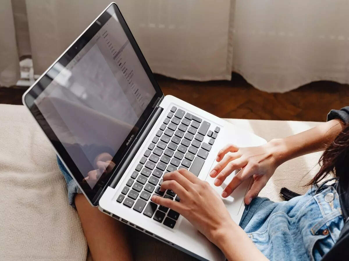 Research scholars seek free laptops, ETEducation Research scholars seek free laptops, ETEducation