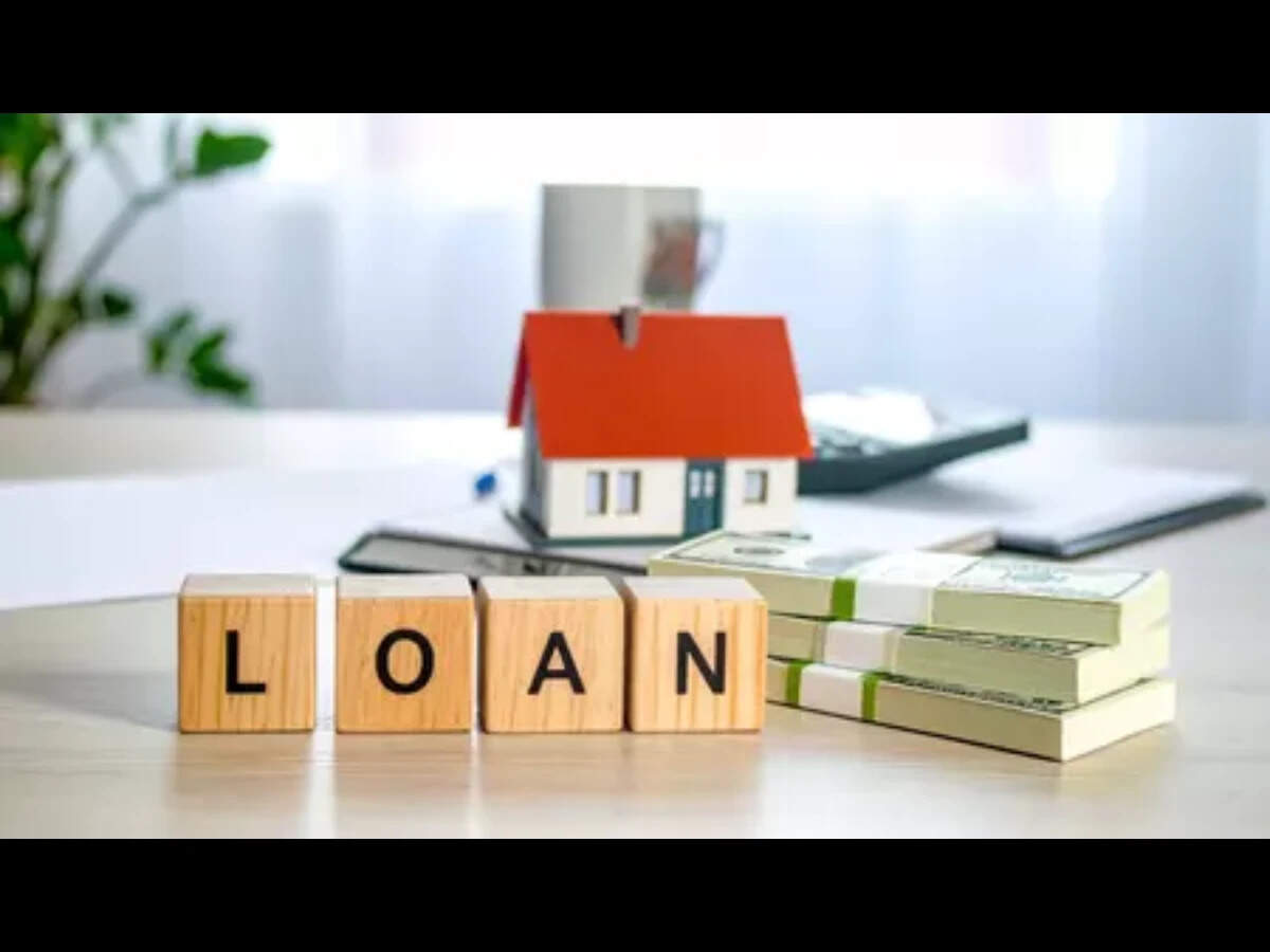 Record Default Rates Signal Growing Financial Distress, ETEducation Record Default Rates Signal Growing Financial Distress, ETEducation