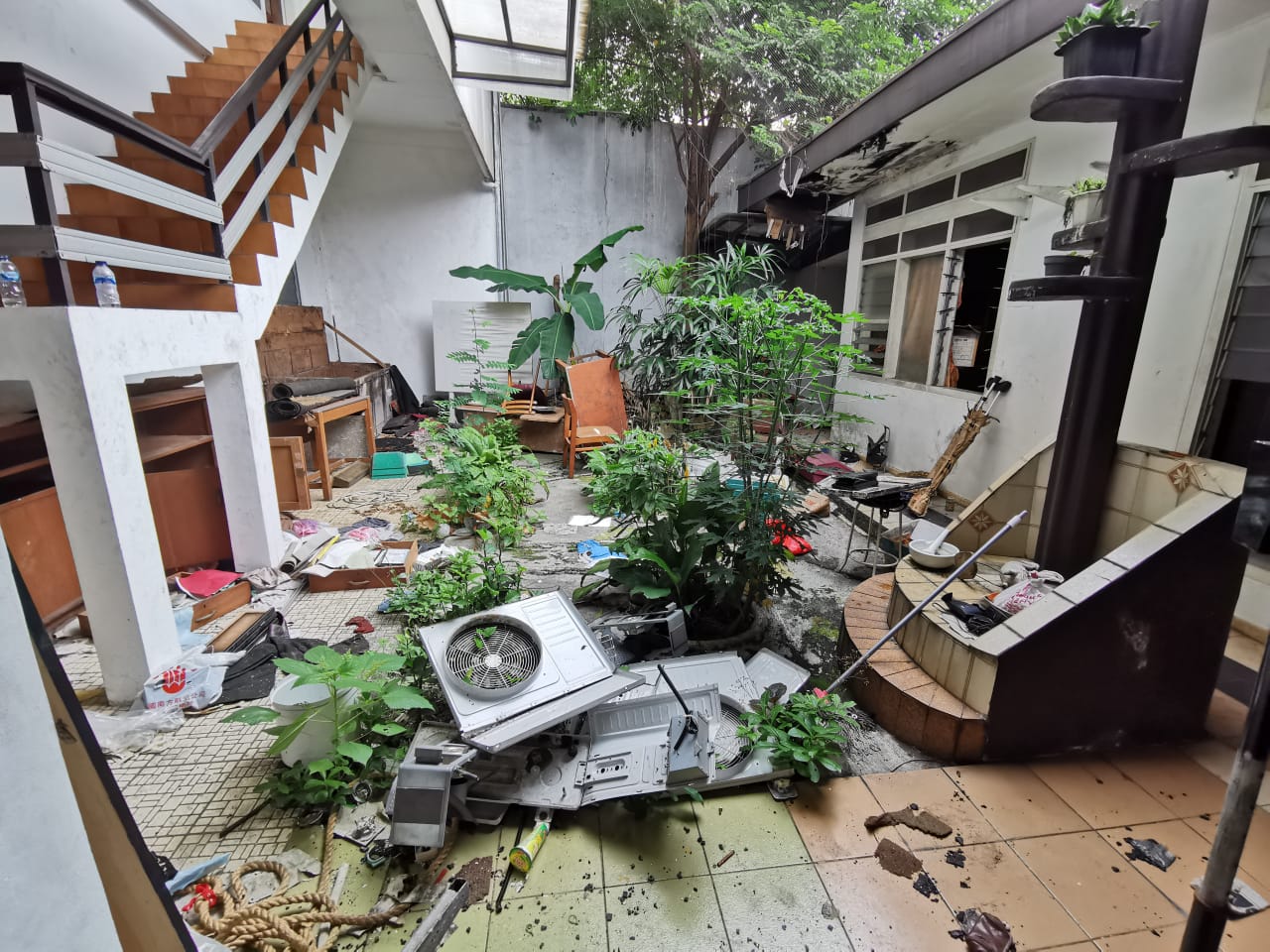 Ngeri, Ruko di Surken Diobrak-Abrik Pencuri Sampai Segininya… | RADAR BOGOR  | Berita Bogor Terpercaya