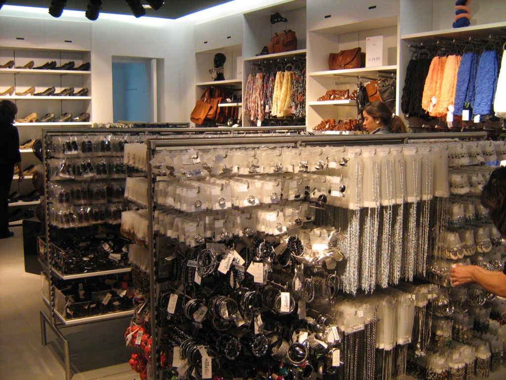 Accessories Shop Talk Beirut