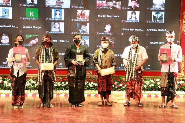 Siswa Smanduta Lolos Nominasi Puisi Nasional – SMA NEGERI 2 KUTA