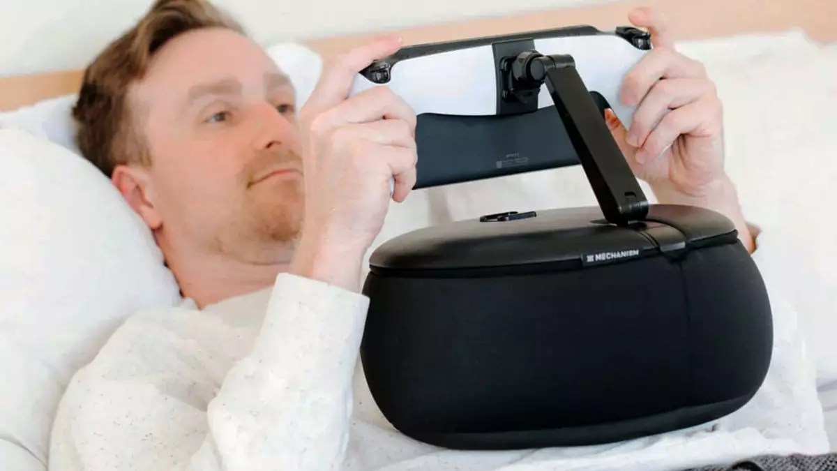 The Mechanism Gaming Pillow: A Unique Solution for Portable Gaming