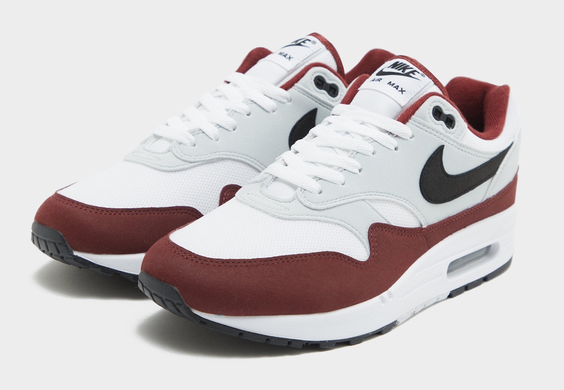 Nike Sportswear Eleva o Estilo com o Lançamento da Nike Air Max 1 “Dark Team Red” em 2024