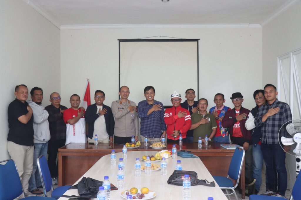 Kapolres Garut Bersilaturahmi dengan KONI, Perkuat Sinergi Polri dan Dunia Olahraga Kapolres Garut Bersilaturahmi dengan KONI, Perkuat Sinergi Polri dan Dunia Olahraga