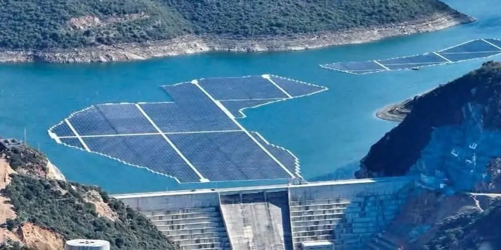المغرب يطلق أول محطة للطاقة الشمسية العائمة على مستوى إفريقيا