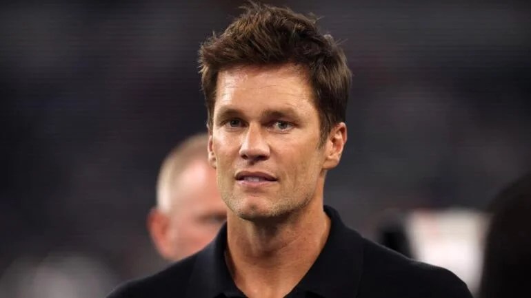 Tom Brady joins Raiders coaches in booth on ‘MNF’ as involvement in offensive game planning comes to light Tom Brady joins Raiders coaches in booth on ‘MNF’ as involvement in offensive game planning comes to light