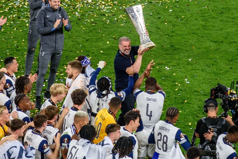 Postekoglu na predstavljanju u Forestu: “Odmah mogu da osvojim trofej, a možda i moram!”