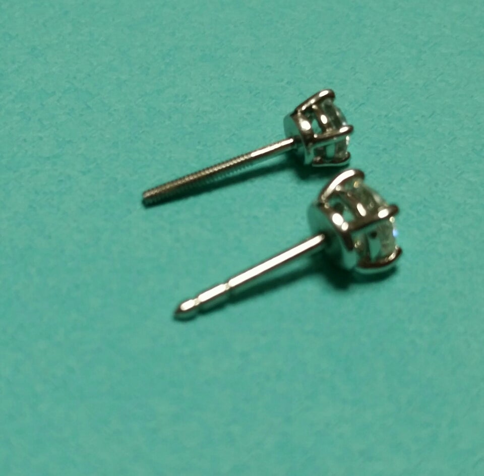 Tiffany ソリティアピアス❤ | まりーのブログ
