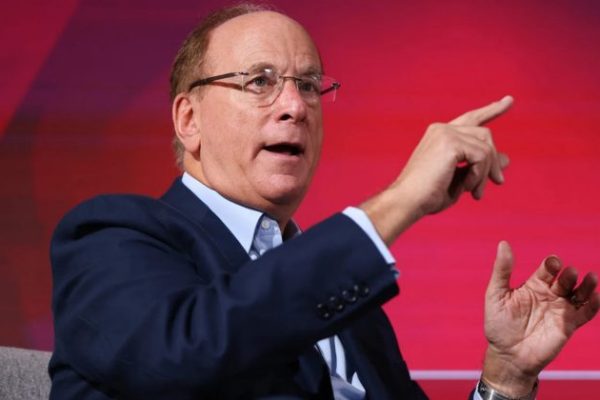 BlackRock CEO warns US dollar could lose global reserve status to Bitcoin