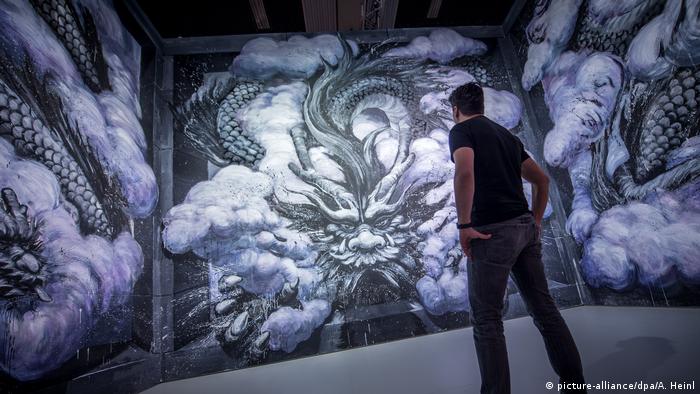 Wo Drache Und Adler Verschmelzen Chinesischer 3d Kunstler Qi Xinghua Malt In Berlin Kunst Dw 30 06 2017