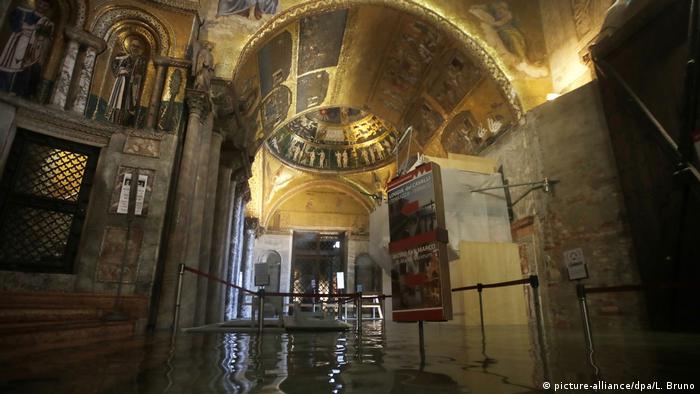 Hochwasser In Venedig Salze Bedrohen Gemalde Und Fresken Wissen Umwelt Dw 14 11 2019