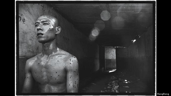 Auf Identitatssuche Die Neue Generation Von Fotokunstlern Aus China Kunst Dw 13 06 2020