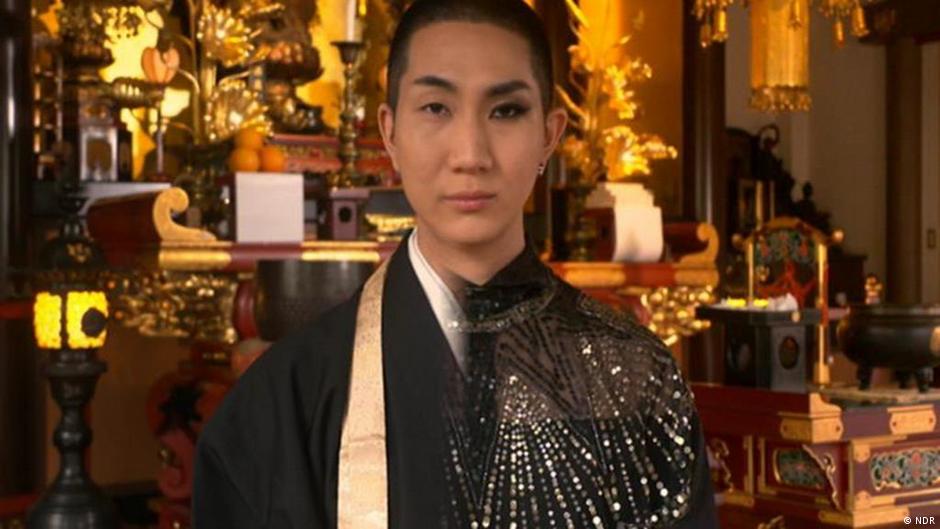Japan Buddhistischer Monch Und Schwul Global 3000 Das Globalisierungsmagazin Dw 29 06 2020