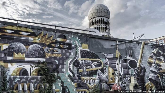 Colorido Politico Y Urbano Arte Callejero En Berlin Todos Los Contenidos Dw 04 09 2020