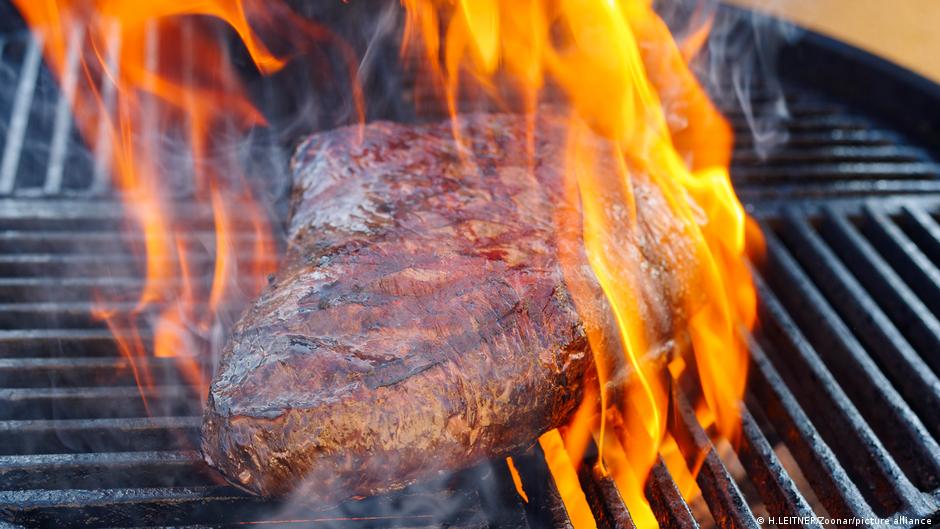 Unpacking the Inverted US Food Pyramid: Why Experts Say ‘Let Them Eat Steak’ May Be the Wrong Approach Unpacking the Inverted US Food Pyramid: Why Experts Say ‘Let Them Eat Steak’ May Be the Wrong Approach