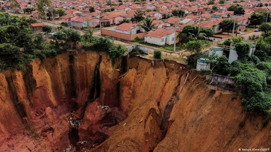 Are Sinkholes on the Rise? The Surprising Connection to Climate Change – DW – 07/27/2025