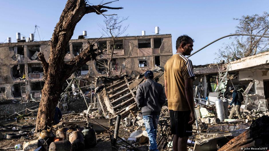 Escalating Tensions: Iran’s Defiant Response to Trump’s Threats Over the Hormuz Strait