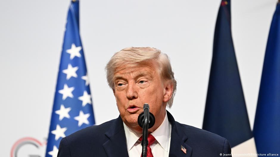 Live updates: Trump signs interim agreement to end Iran war Live updates: Trump signs interim agreement to end Iran war