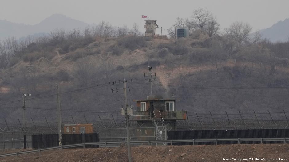 North Korean soldier crosses border to South North Korean soldier crosses border to South