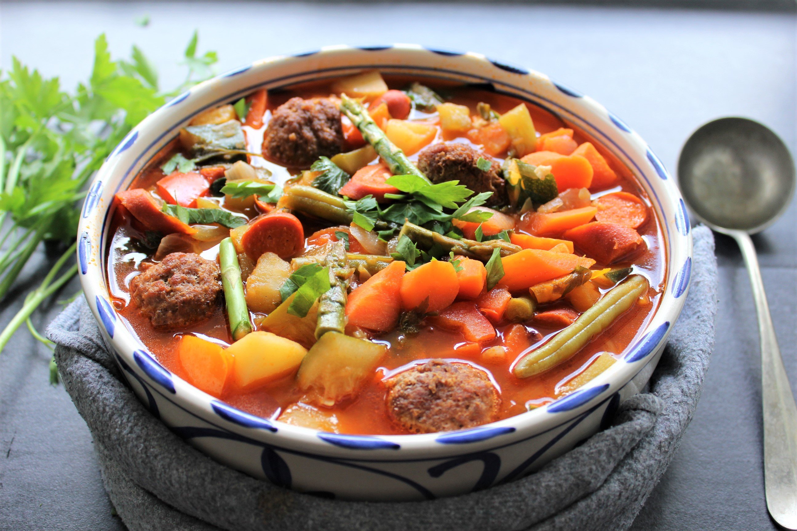Pichelsteiner gemüseeintopf mit rindfleisch
