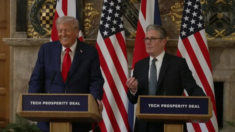Trump pats Starmer on the back
