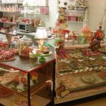 valentine fantasy land at the Flying Cupcake Bakery