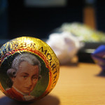 ~> 9 out of 10 people like chocolate. The 10th person always LIES !! <~