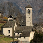 Kirche Linescio di Fuori ( Gotteshaus katholisch - Baujahr Ursprung um 1640 - Umbau 1817 - 1819 Geweiht S. Remigio - Pfarrkirche ) im Dorf Linescio di Fuori im Valle di Campo im Bezirk Vallemaggia im Sopraceneri im Kanton Tessin - Ticino der Schweiz