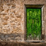 Al otro lado. / The other side.