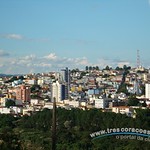 Tr&ecirc;s Cora&ccedil;&otilde;es