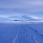 Into the blue / &Uacute;t &iacute; bl&aacute;inn