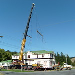 Demqg AC615 lifting the top onto the relocated Tinui hotel