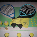 Tennis Cake with Cupcakes