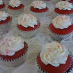 Red velvet cupcakes with whipped creamcheese