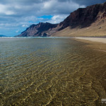 El mar invade la Playa de Famara - Lanzarote, Canarias