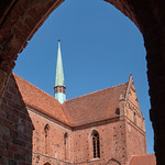 Kloster Chorin: Blick aus dem Kreuzgang zur Vierung der Klosterkirche - Chorin Monastery: Looking from the cloister to the crossing of nave and transept
