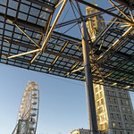 Amiens (verri&egrave;re devant la gare et Tour Perret) &bull; 7785