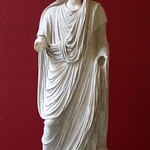 Statua di Augusto Pontifex Maximum (I secolo a.C.) Altezza 207 cm - Palazzo Massimo, Museo nazionale romano - Roma