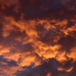 Ph&eacute;nom&egrave;nes athmosph&eacute;riques nuages au couch&eacute; de soleil juin 2020 - 2020-06-19 21-37-37 - mod et signe