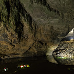 Hang En Cave at night (Ryan Deboodt)