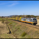 [Tors&aring;ker, Hallarsb&auml;cksv&auml;gen] HectorRail 243.005 & HectorRail 142.209 met houttrein 41824