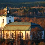 Alfta kyrka i eftermiddagssol - Alfta church in aftersoon sun
